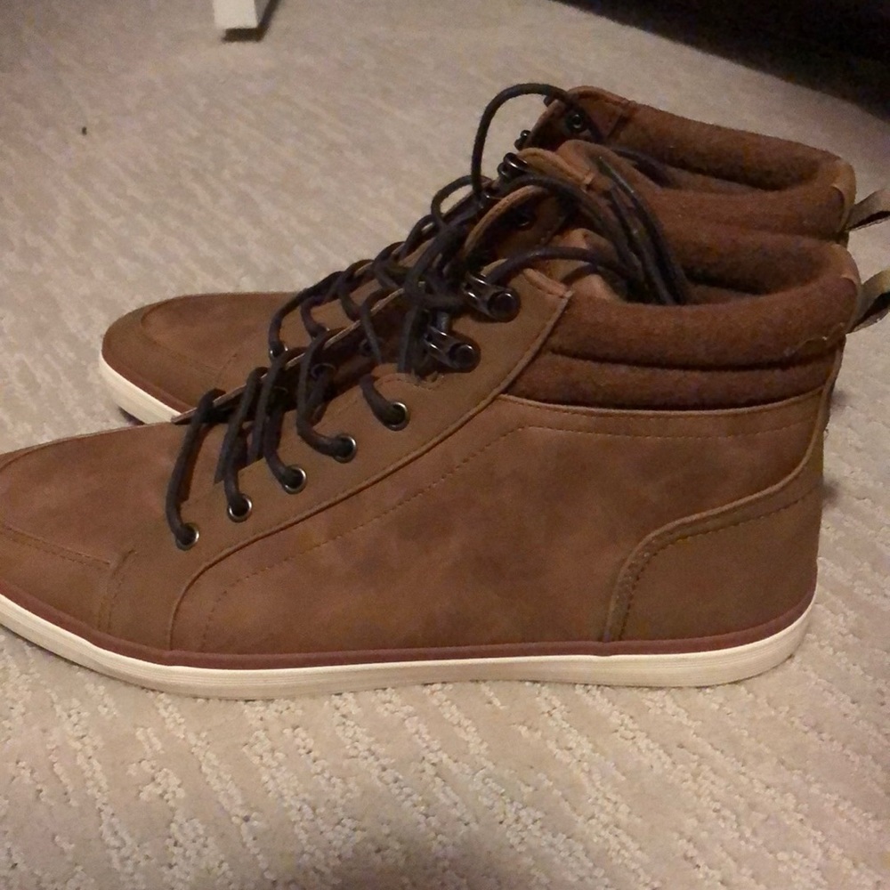 Casual boots